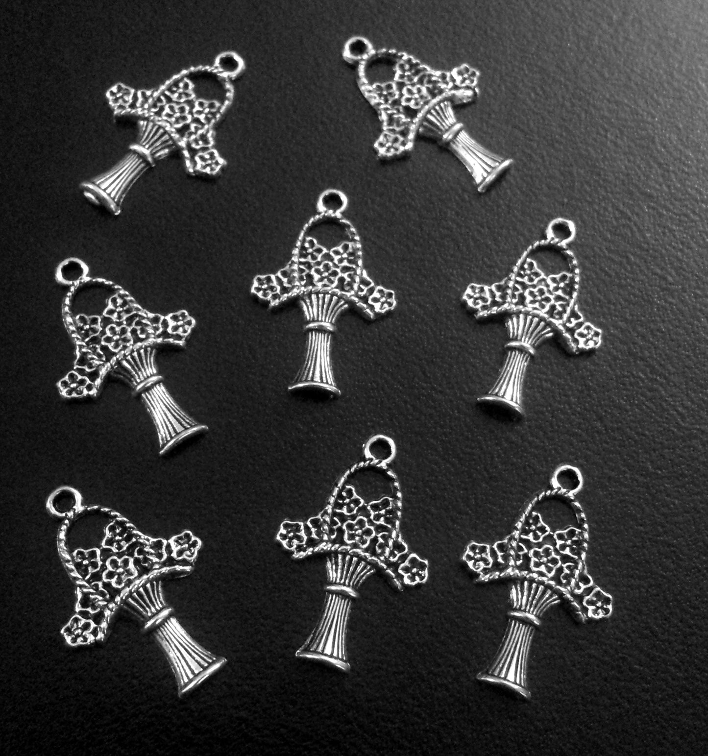 ESC-NC55: Antique Silver Flower Bouquet Pendants: 26x17mm: 6pcs