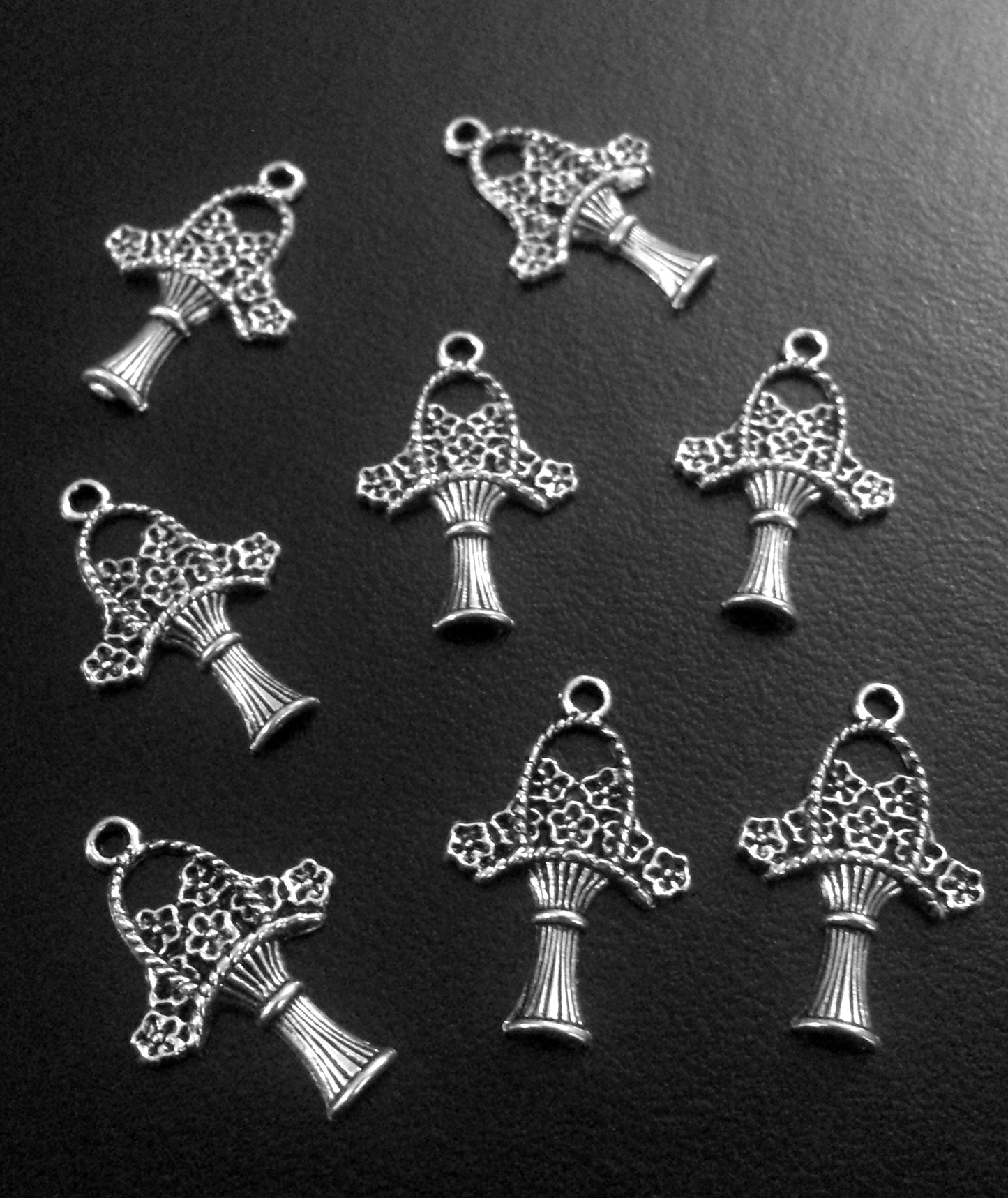 ESC-NC55: Antique Silver Flower Bouquet Pendants: 26x17mm: 6pcs