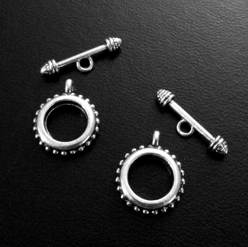 ESC-TC15: Antique Silver Ridge Toggle Clasp: Ring: 18mm: Bar:25mm