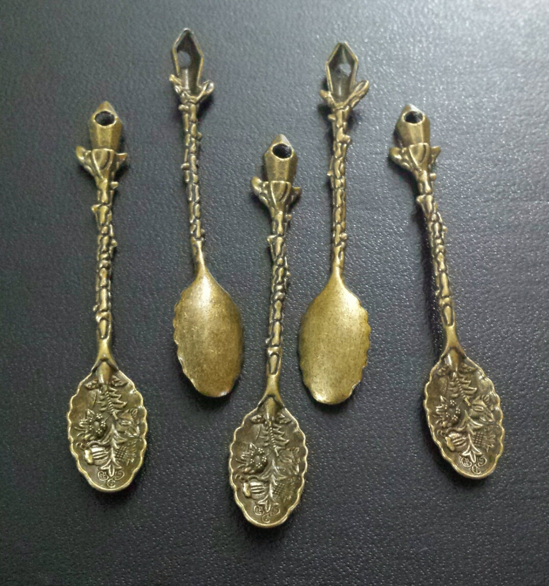 ESC-HT16: Antique Brass Filigree & Floral Spoon Pendants: 68mm