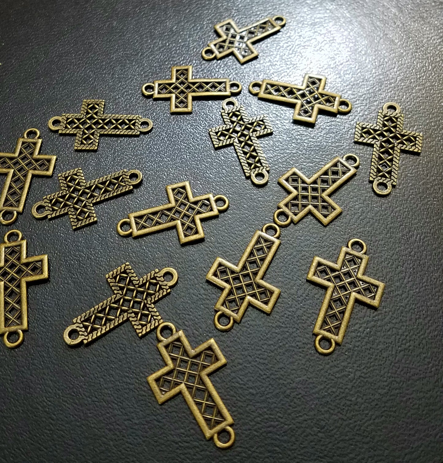 ESC-CR27: Antique Brass Filigree Cross Connector Charms: 26x14mm