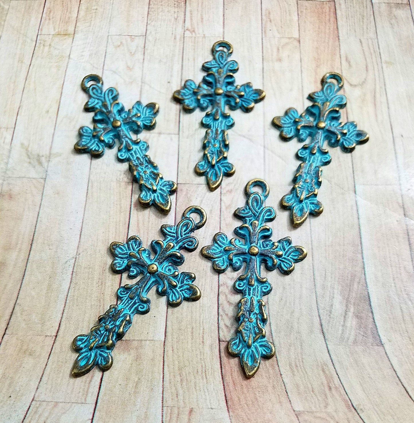 ESC-CR73: Patina Le Fleur Cross Pendant: 46x24mm