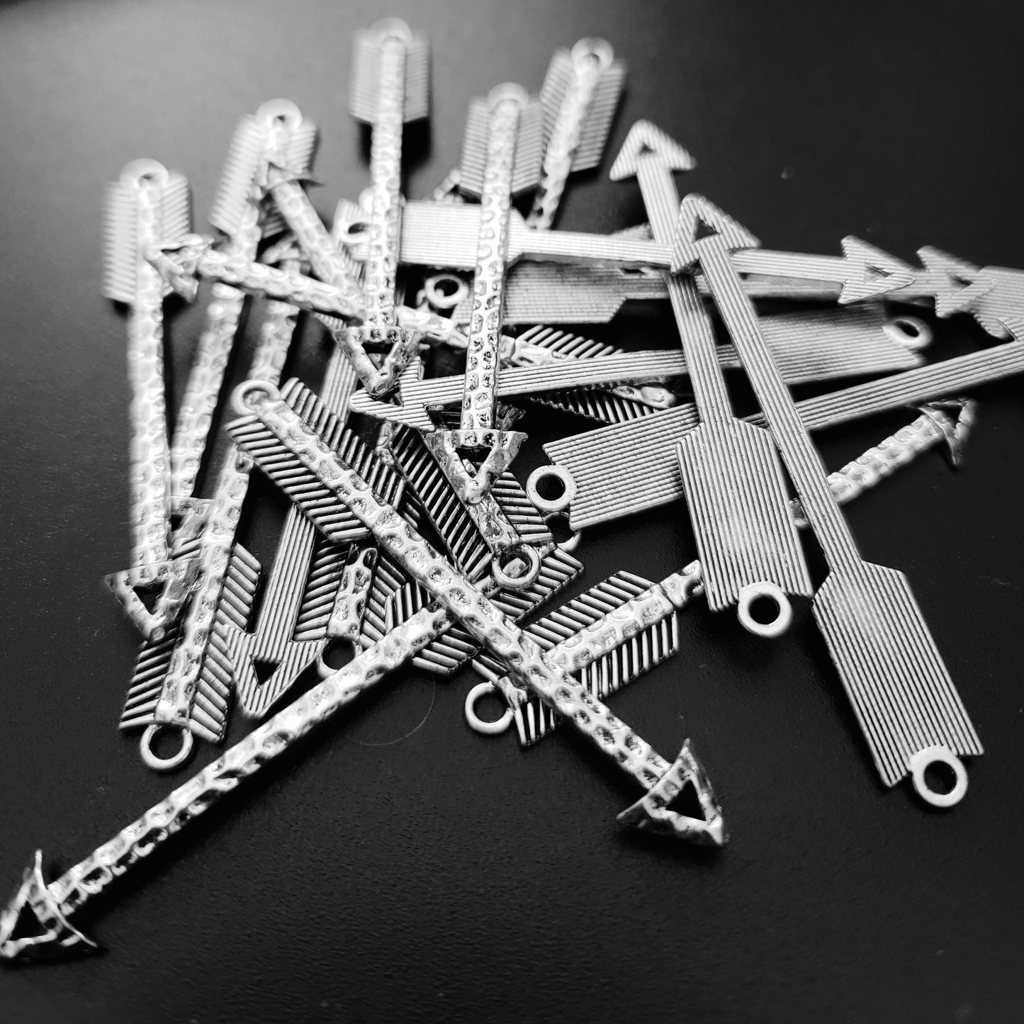 ESC-CN32: Antique Silver Extra Large Arrow Connectors: 53x9mm: 5pcs