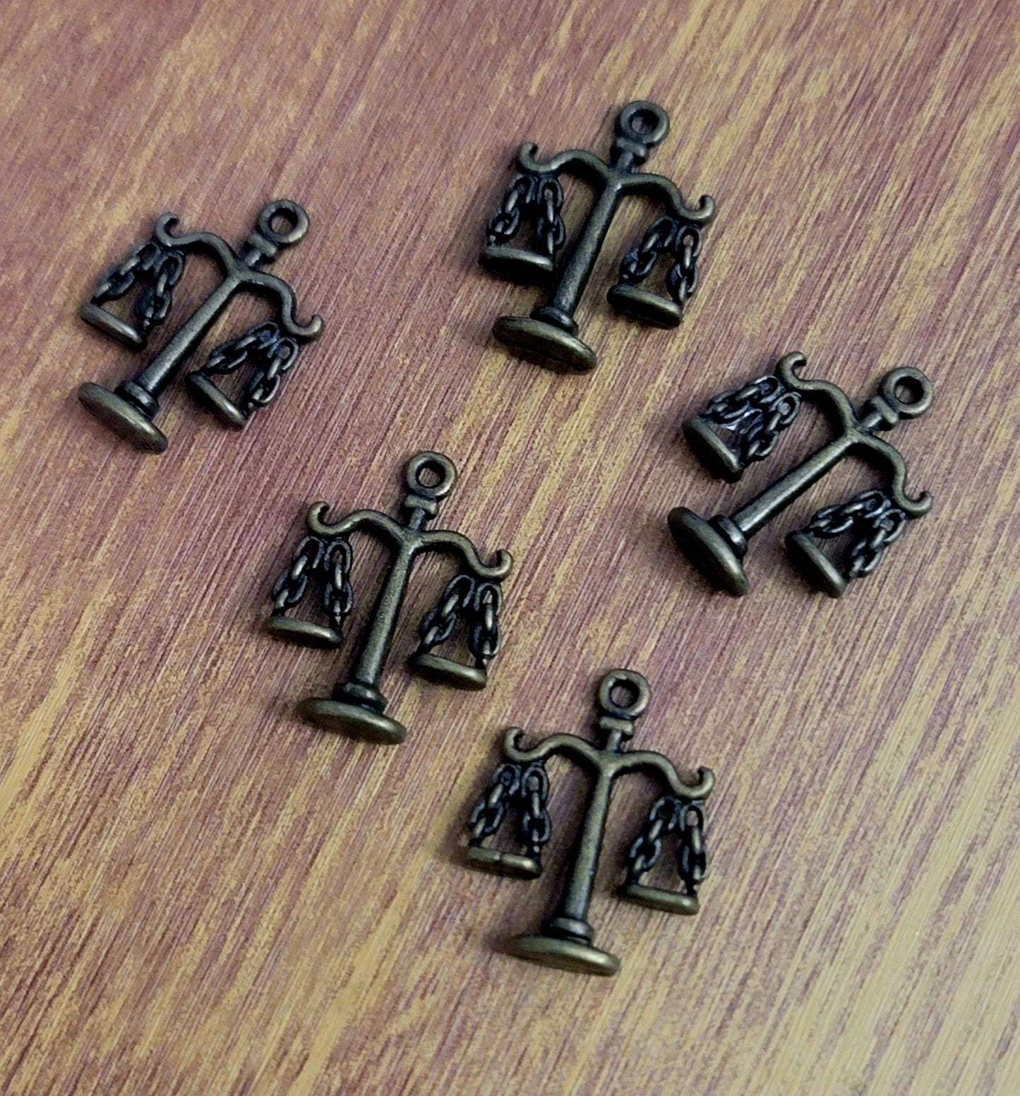 ESC-HT18: Antique Brass Scales of Justice Pendant: 18x22mm