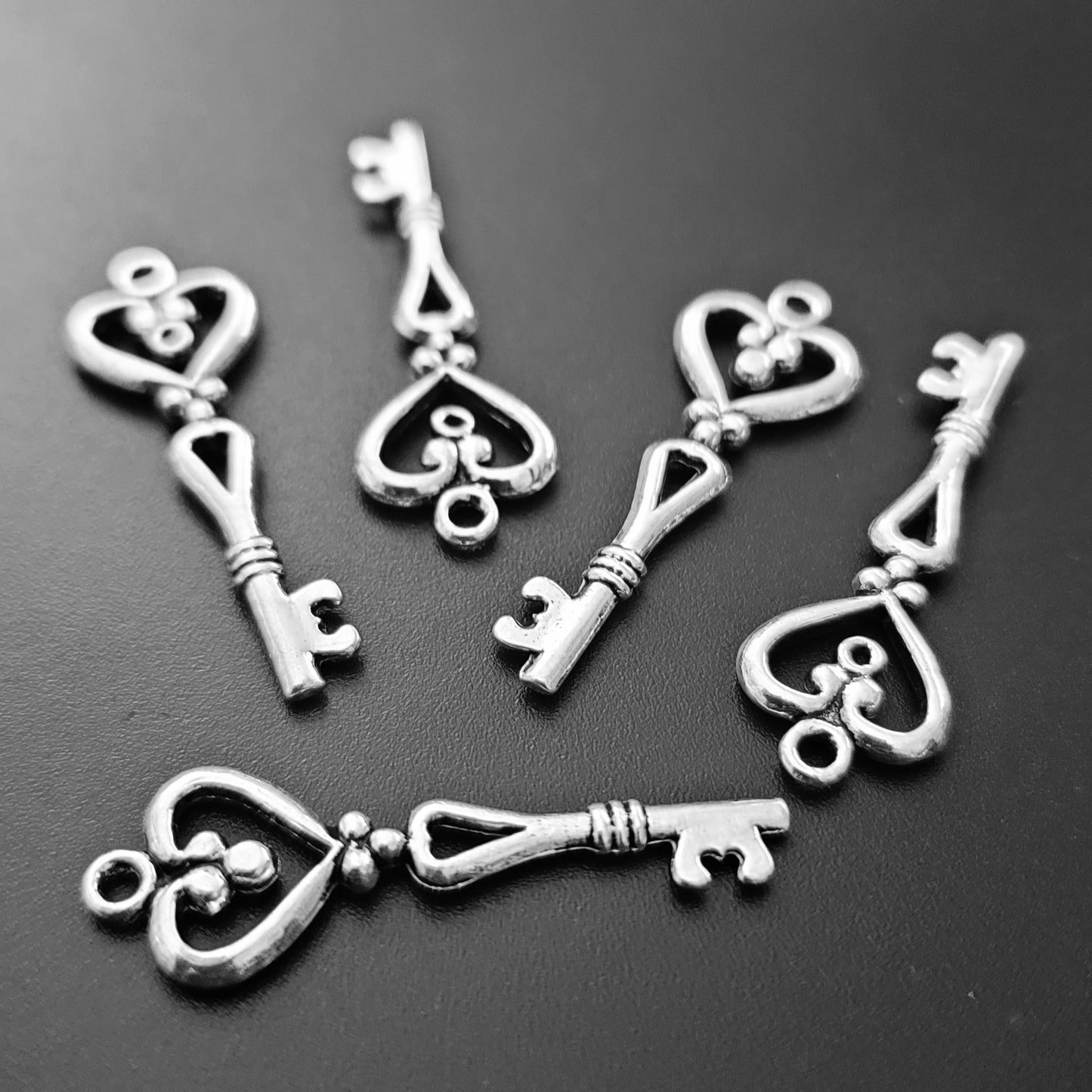 ESC-HT25: Antique Silver Large Key Pendants: 41mm