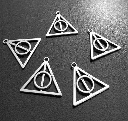 ESC-MM48: Antique Silver Deathly Hallow Pendants: 33x35mm (4pcs)