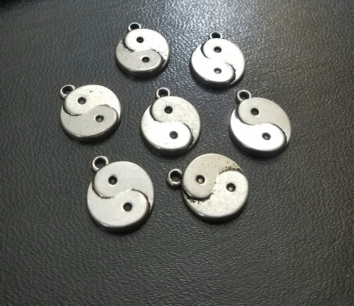 ESC-MM01: Antique Silver Ying Yang Charm: 17x14mm (5pcs)