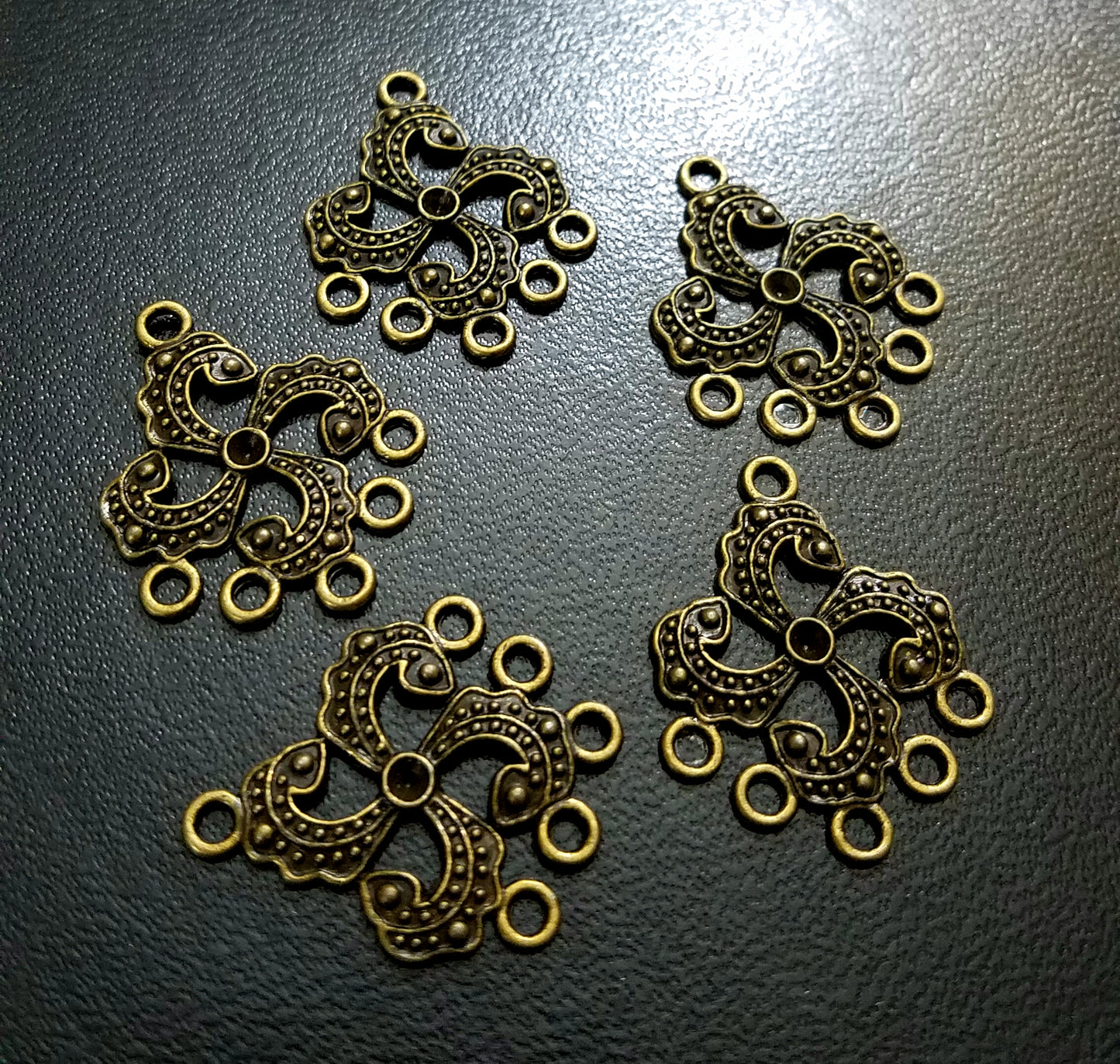 ESC-CH45: Antique Brass Pendant/Earrings Chandelier Setting: 29x22mm [4pcs]
