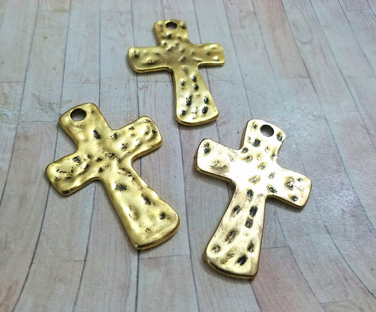 ESC-CR54: Antique Gold Hammered Cross Pendants: 44x30mm