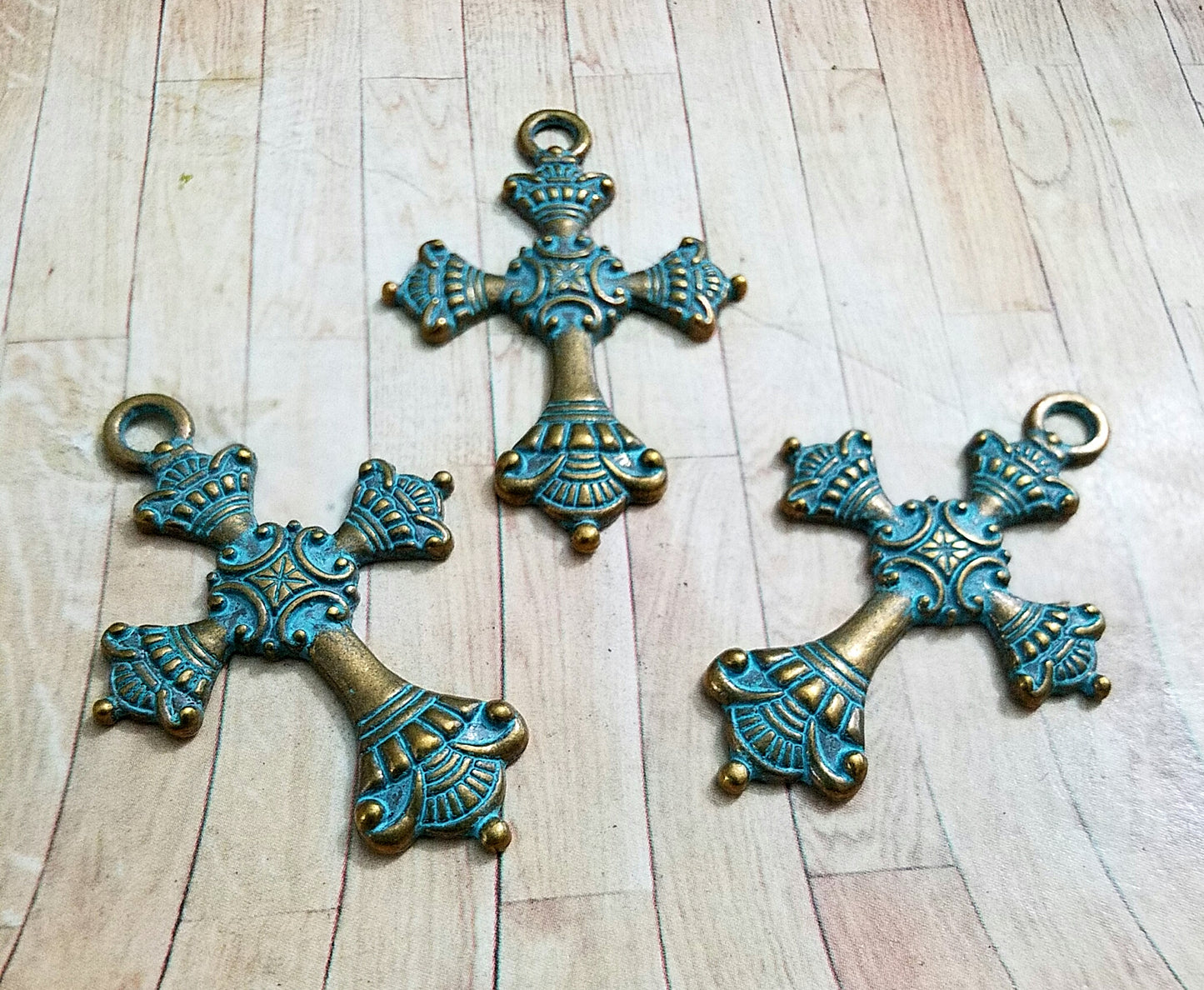 ESC-CR81: Patina Le Fleur Cross Pendant: 50x34mm
