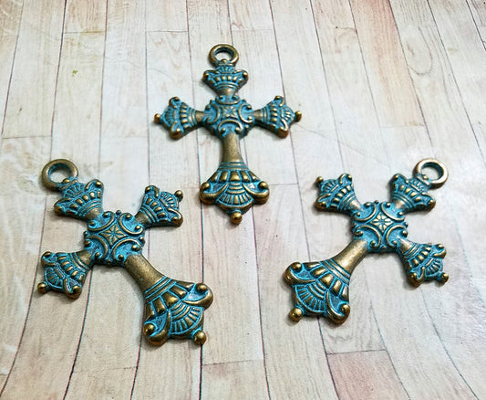 ESC-CR81: Patina Le Fleur Cross Pendant: 50x34mm