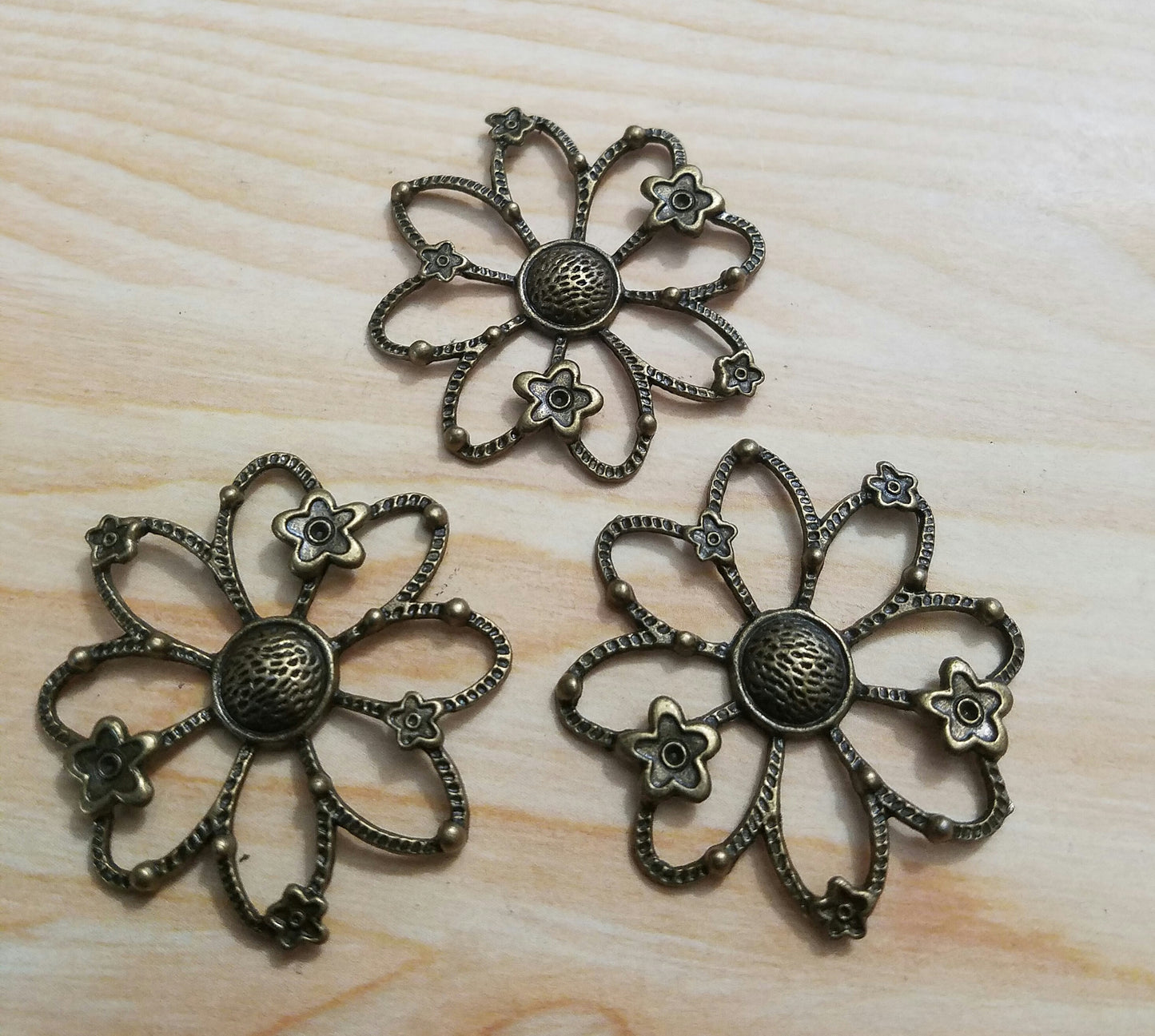 ESC-NC38: Antique Brass Flower Pendant: 44mm - 3pcs