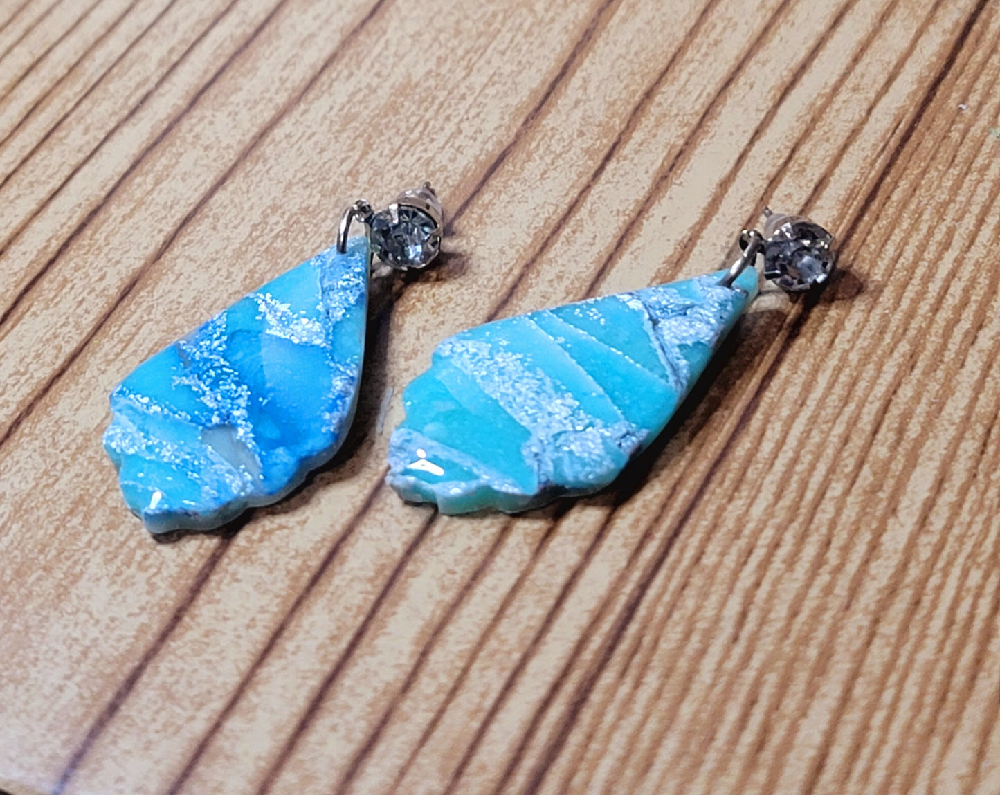 Perla: White/Sky Blue/Blue Polymer Clay  Shell Earrings