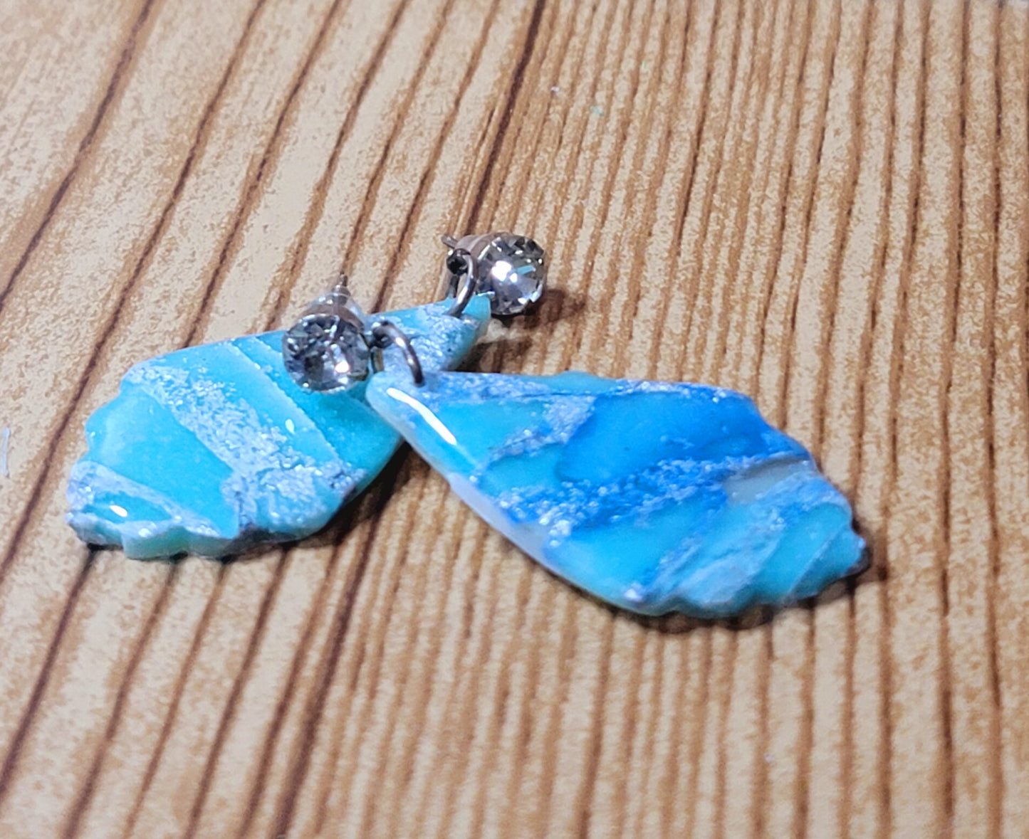 Perla: White/Sky Blue/Blue Polymer Clay  Shell Earrings