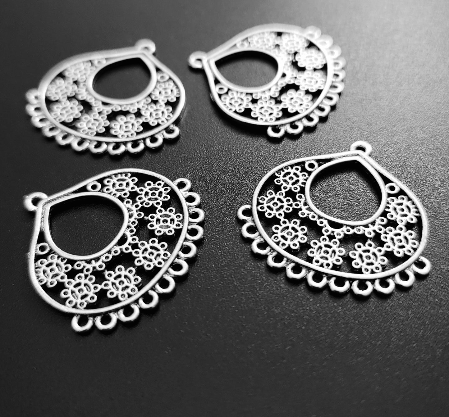 ESC-CH71: Antique Silver Floral Chandelier Pendant/Earrings Settings: 33.5x34mm [4pcs]
