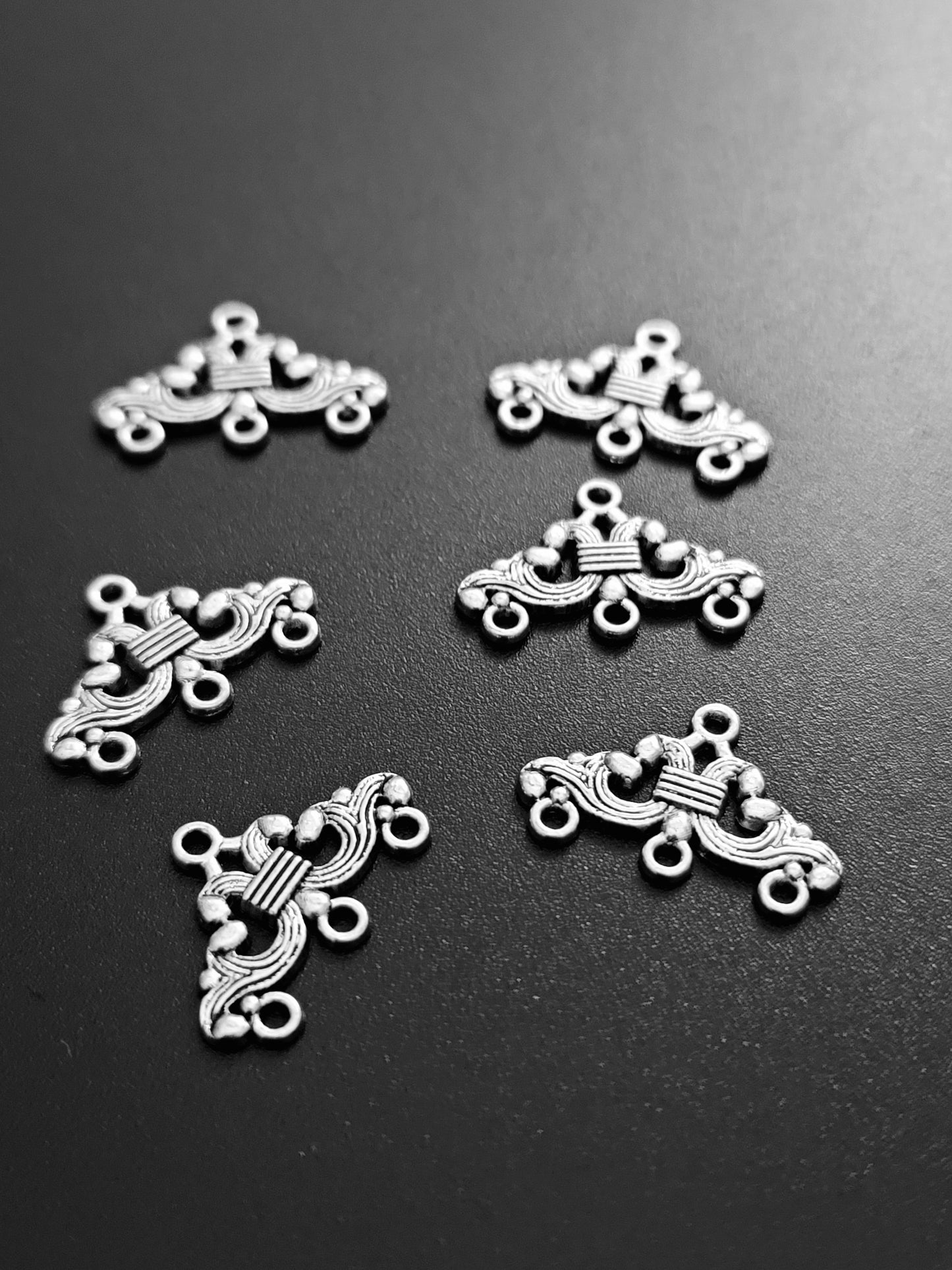 ESC-CH41: Antique Silver Three Hole Chandelier Settings: 23x16mm [6pcs]