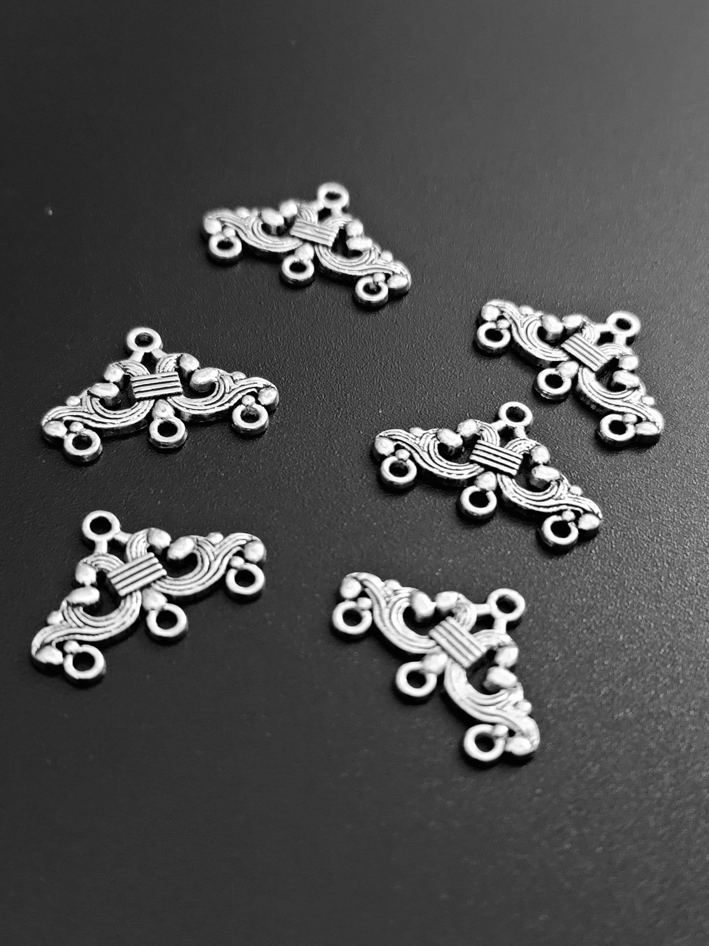 ESC-CH41: Antique Silver Three Hole Chandelier Settings: 23x16mm [6pcs]