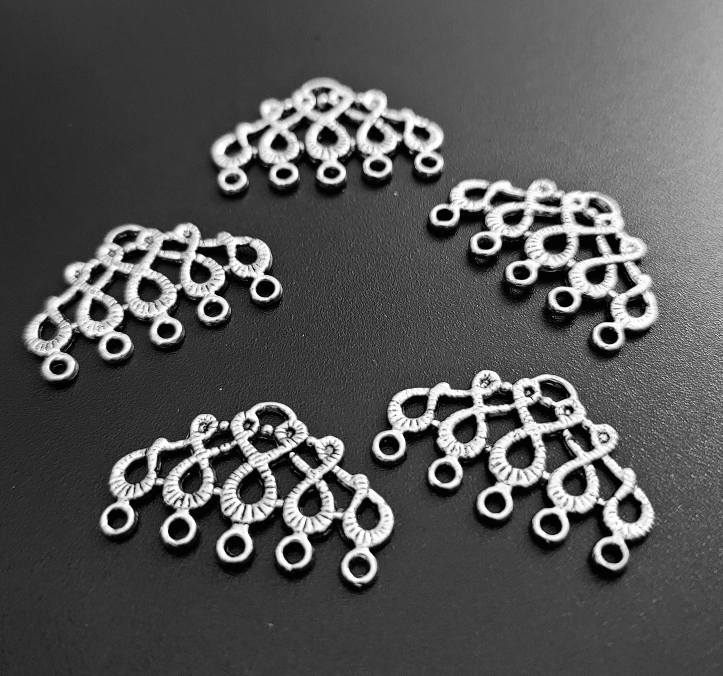 ESC-CH37: Antique Silver Infinity Chandelier Settings: 18x30mm [5pcs]