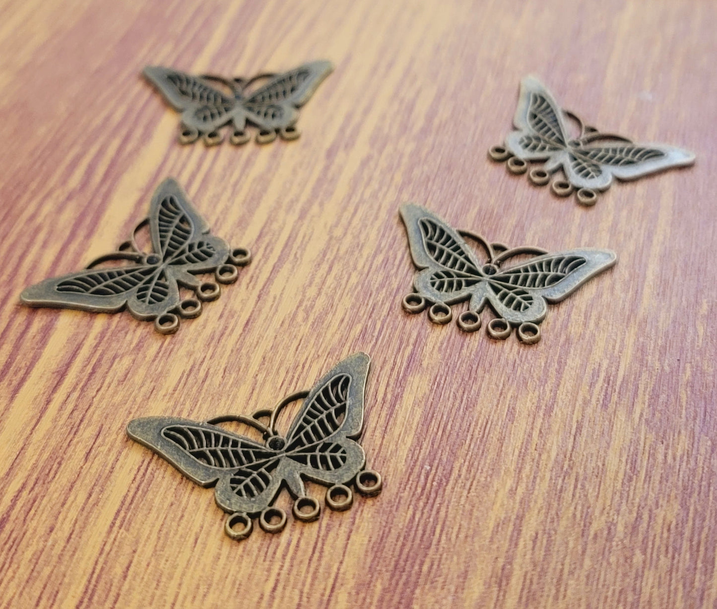 ESC-CH57: Antique Brass Butterfly Chandelier Settings: 21x31mm [4pcs]