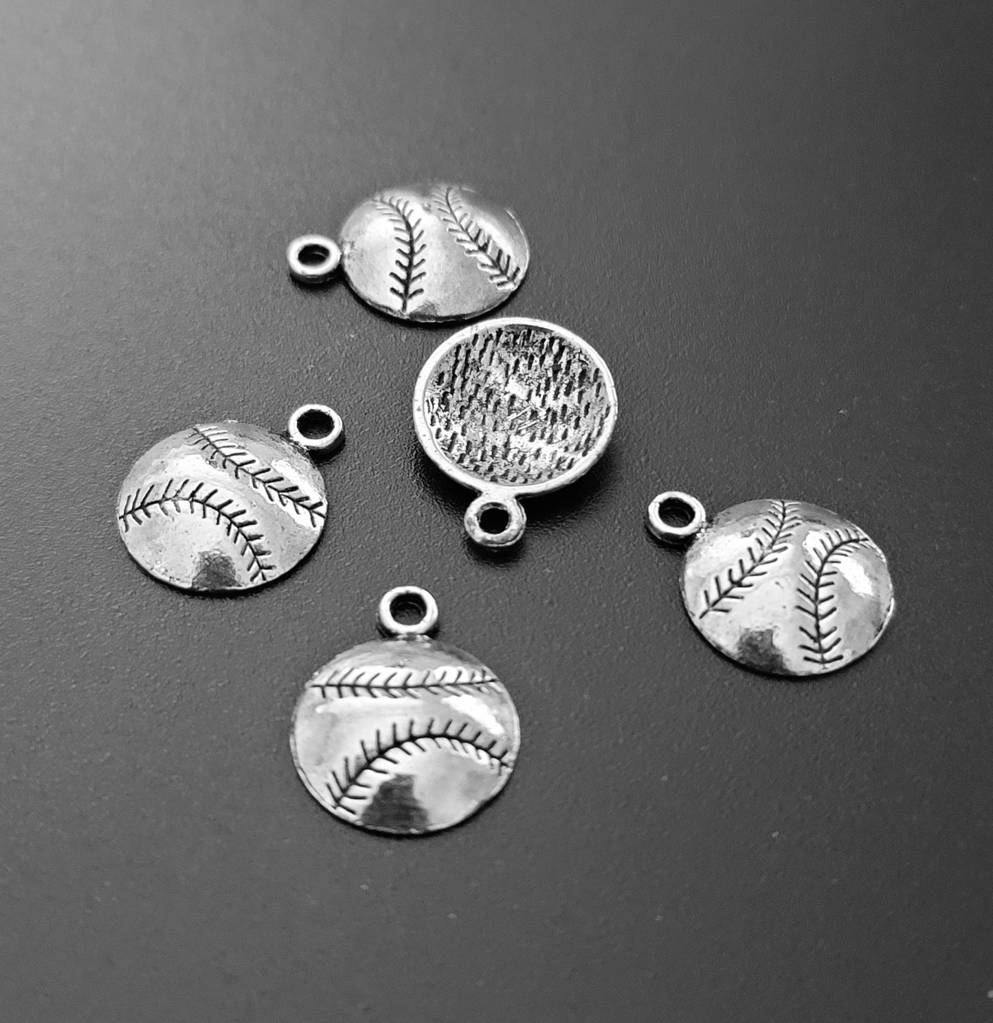 ESC-SA19: Antique Silver Flat Baseball Charms: 18x14mm: [6pcs]