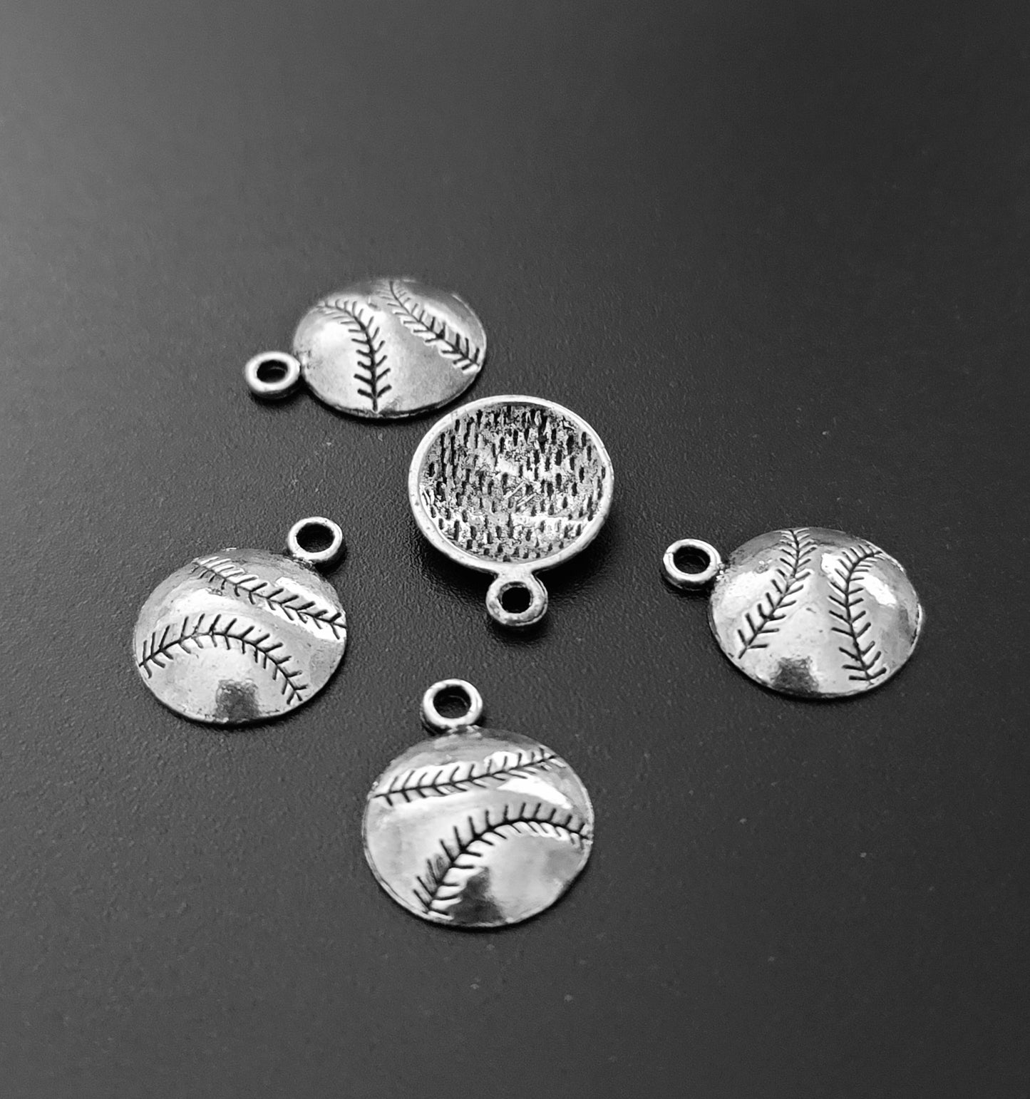 ESC-SA19: Antique Silver Flat Baseball Charms: 18x14mm: [6pcs]