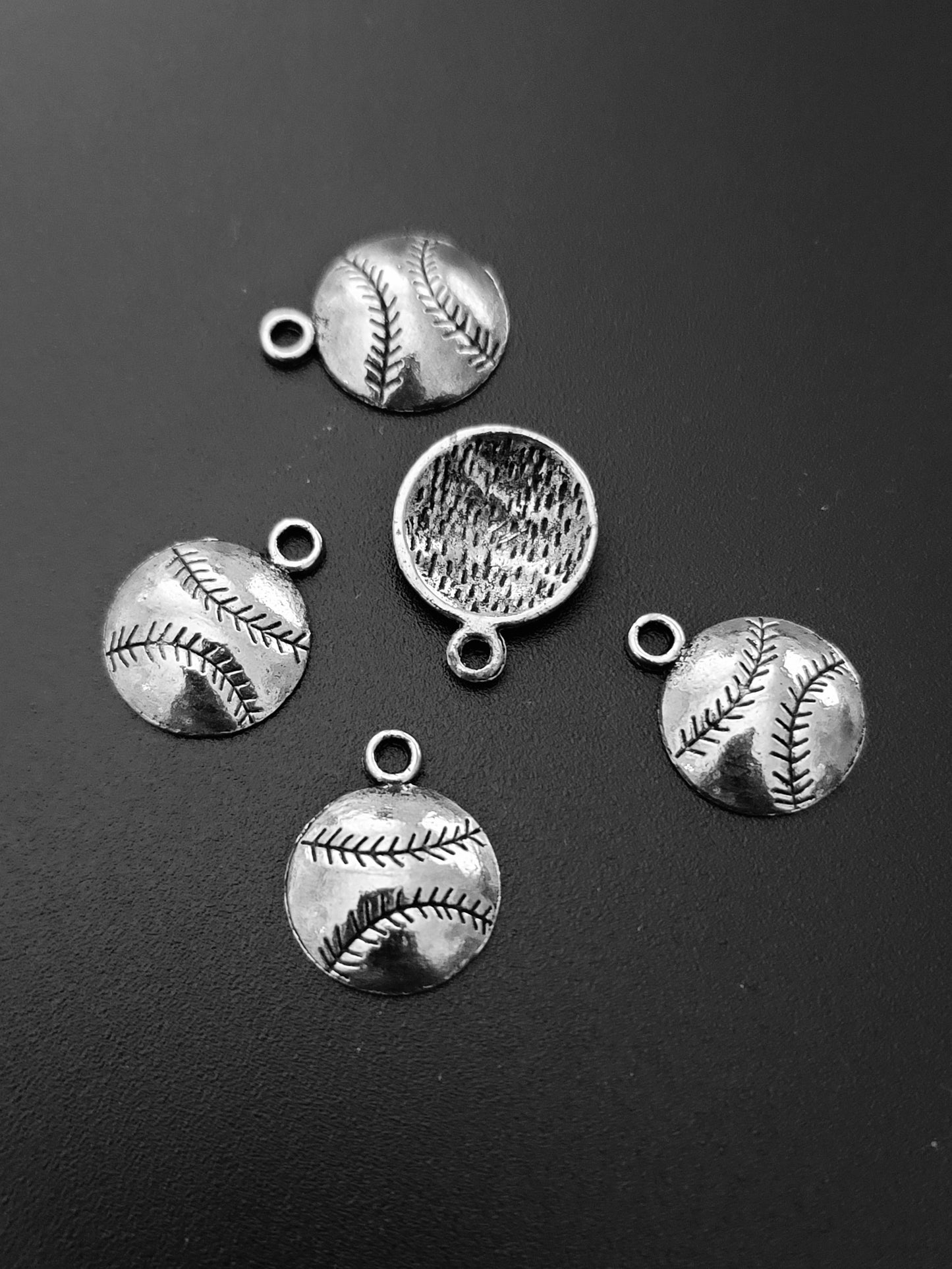 ESC-SA19: Antique Silver Flat Baseball Charms: 18x14mm: [6pcs]