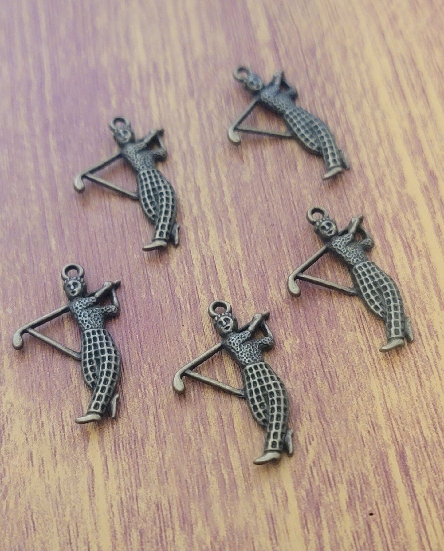 ESC-SA32: Antique Brass Golf Player: 32x8mm [6pcs]