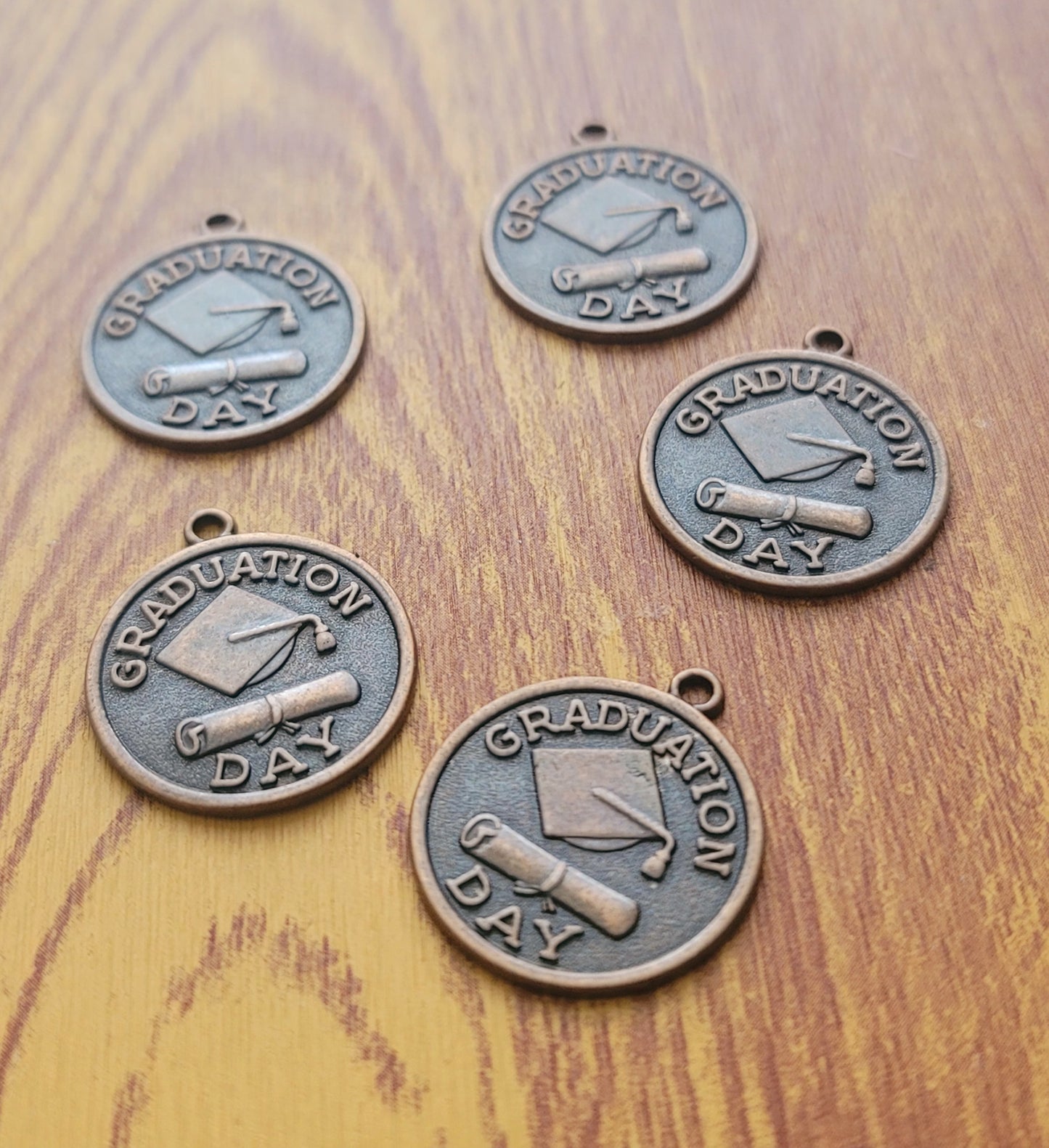 ESC-SA51: Antique Copper Graduation Day Coin: 22x25mm: [5pcs]