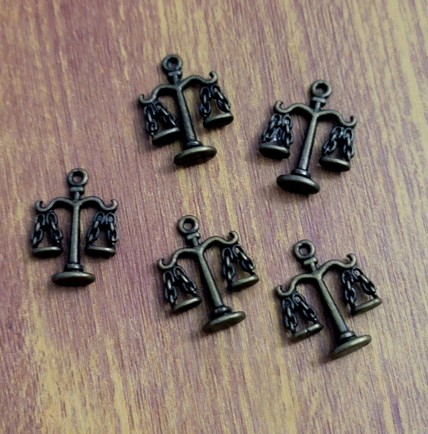 ESC-HT18: Antique Brass Scales of Justice Pendant: 18x22mm