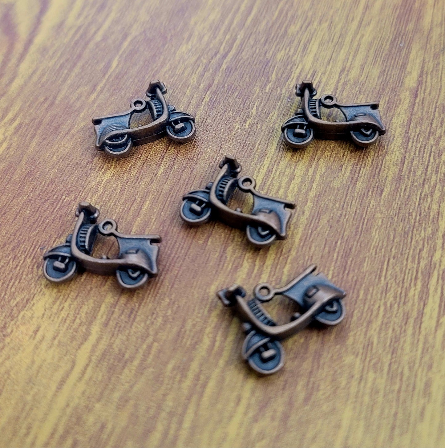 ESC-SA35: Antique Copper Scooter Charms: 23x18mm [5pcs]