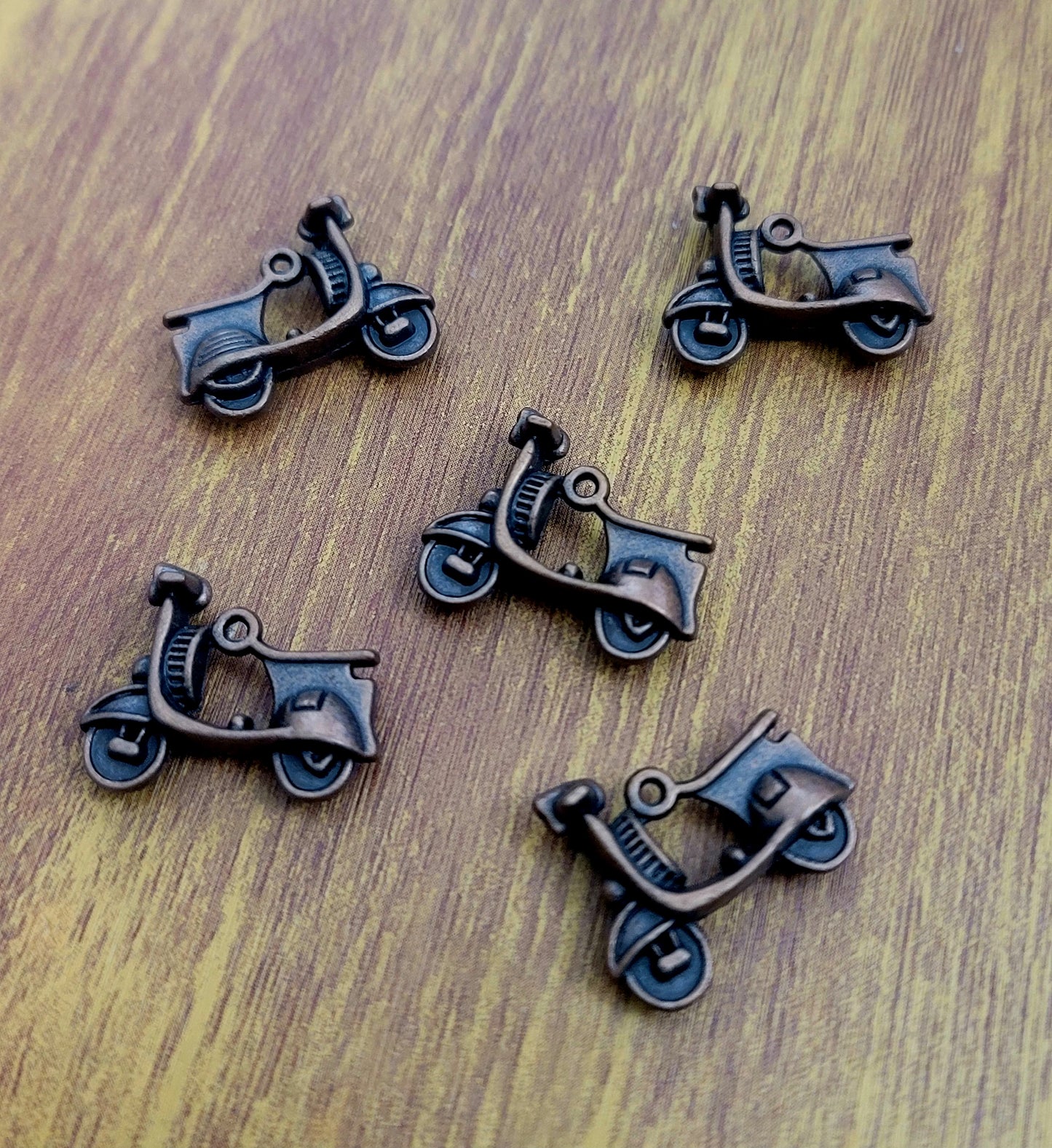 ESC-SA35: Antique Copper Scooter Charms: 23x18mm [5pcs]