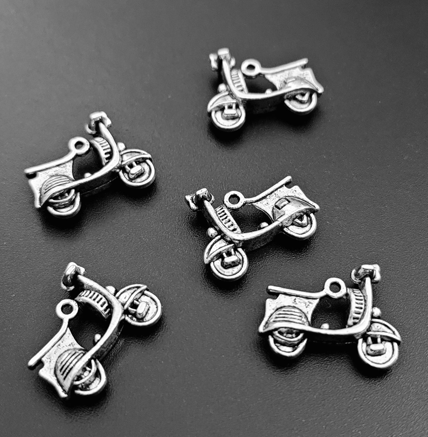 ESC-SA33: Antique Silver Scooter Charms: 23x18mm [5pcs]