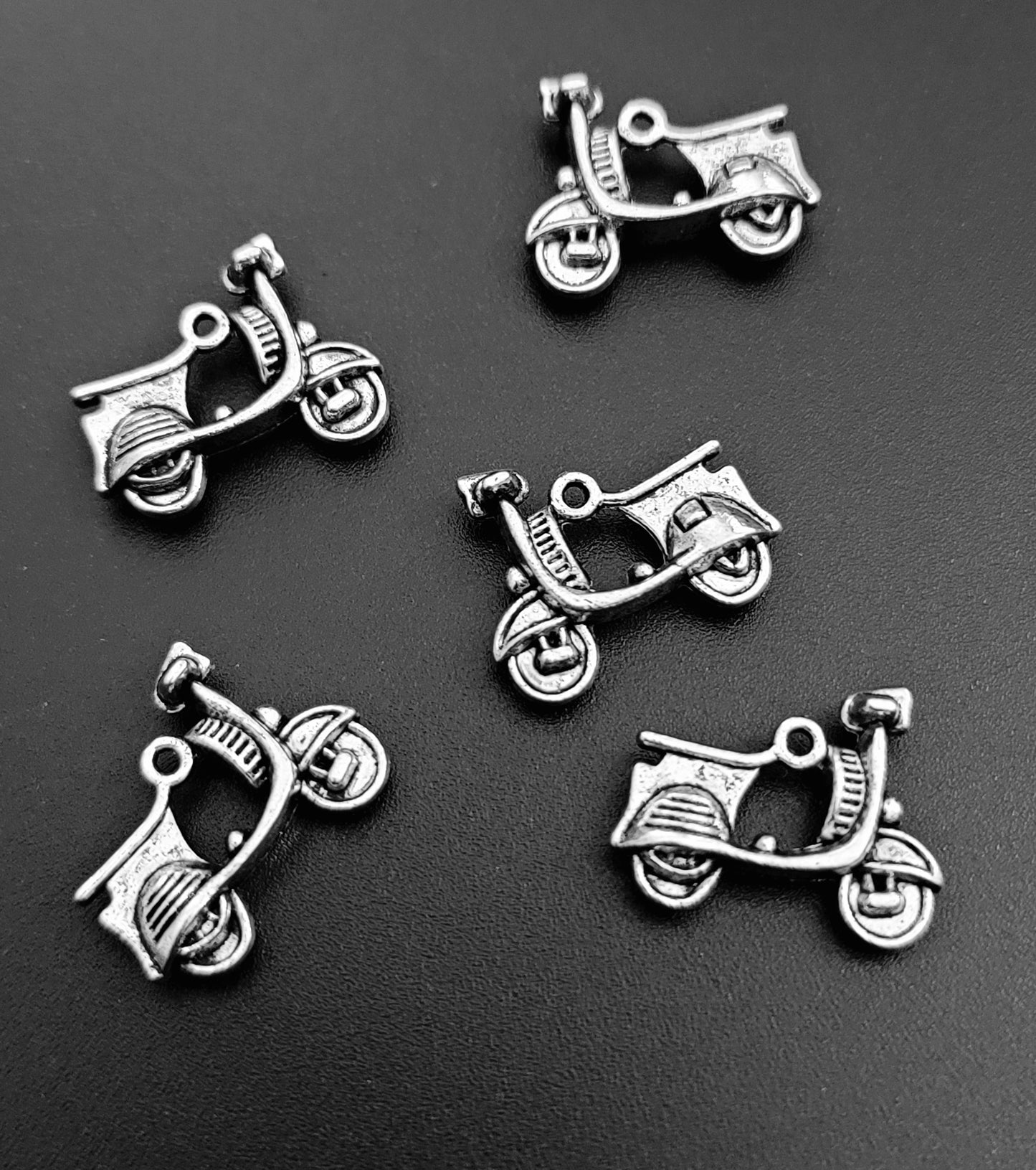 ESC-SA33: Antique Silver Scooter Charms: 23x18mm [5pcs]