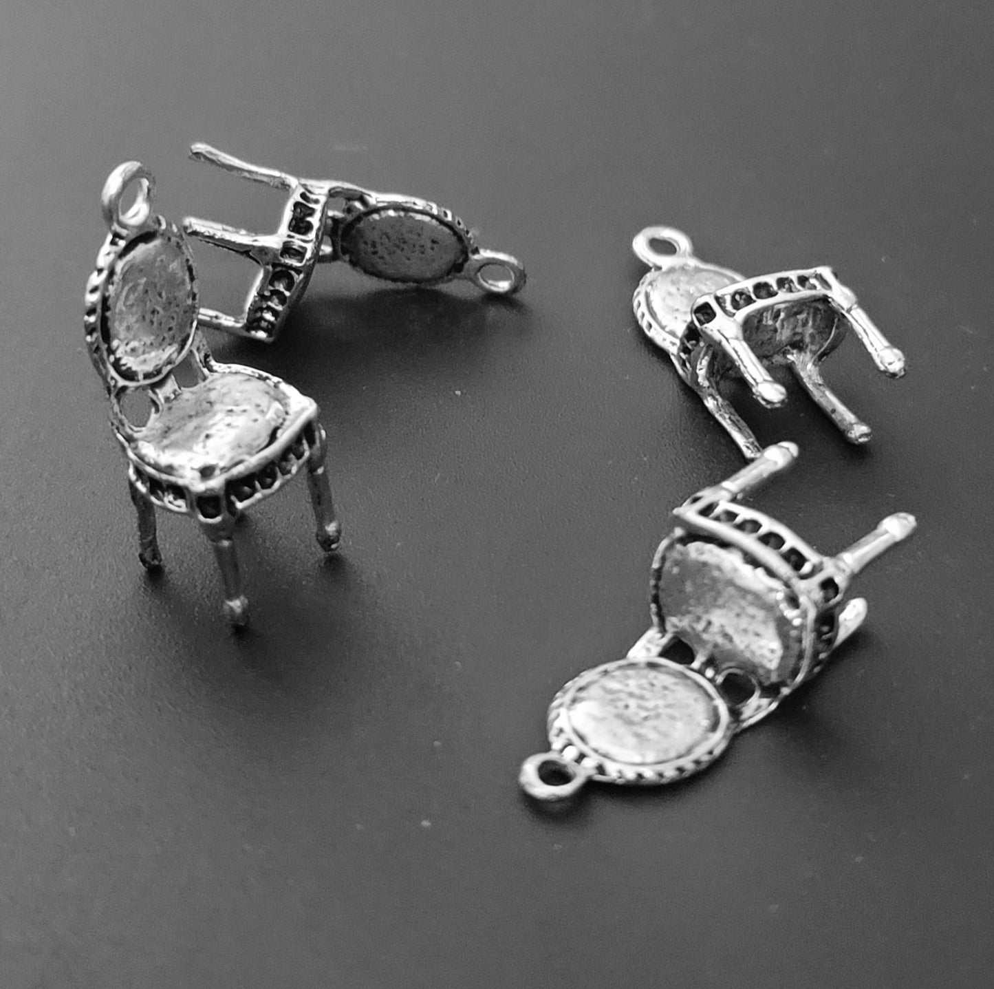 ESC-HT31: Antique Silver Chair Pendants: 27x11mm [6pcs]