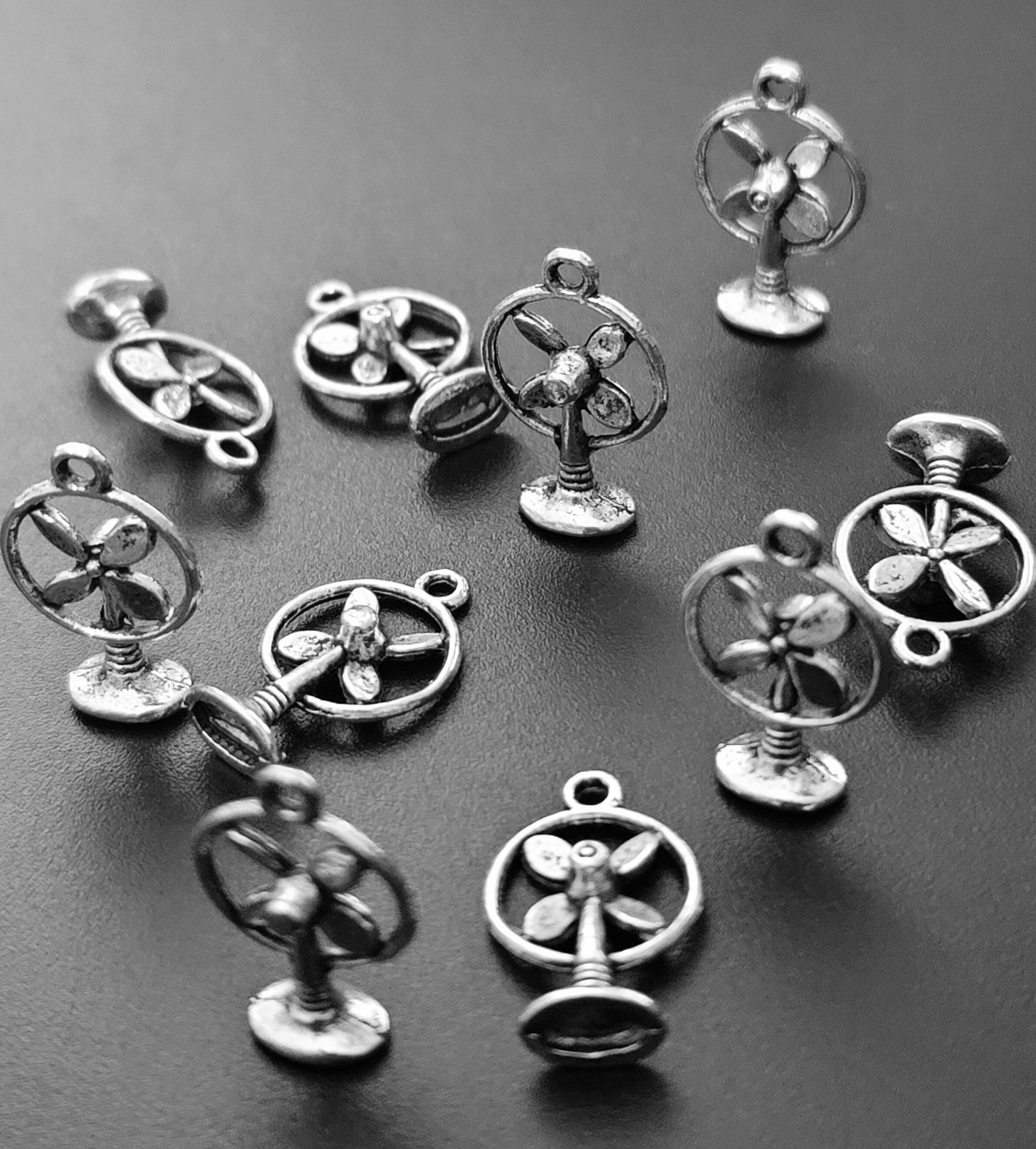 ESC-HT19: Antique Silver Fan Pendants/Charms: 20x12mm