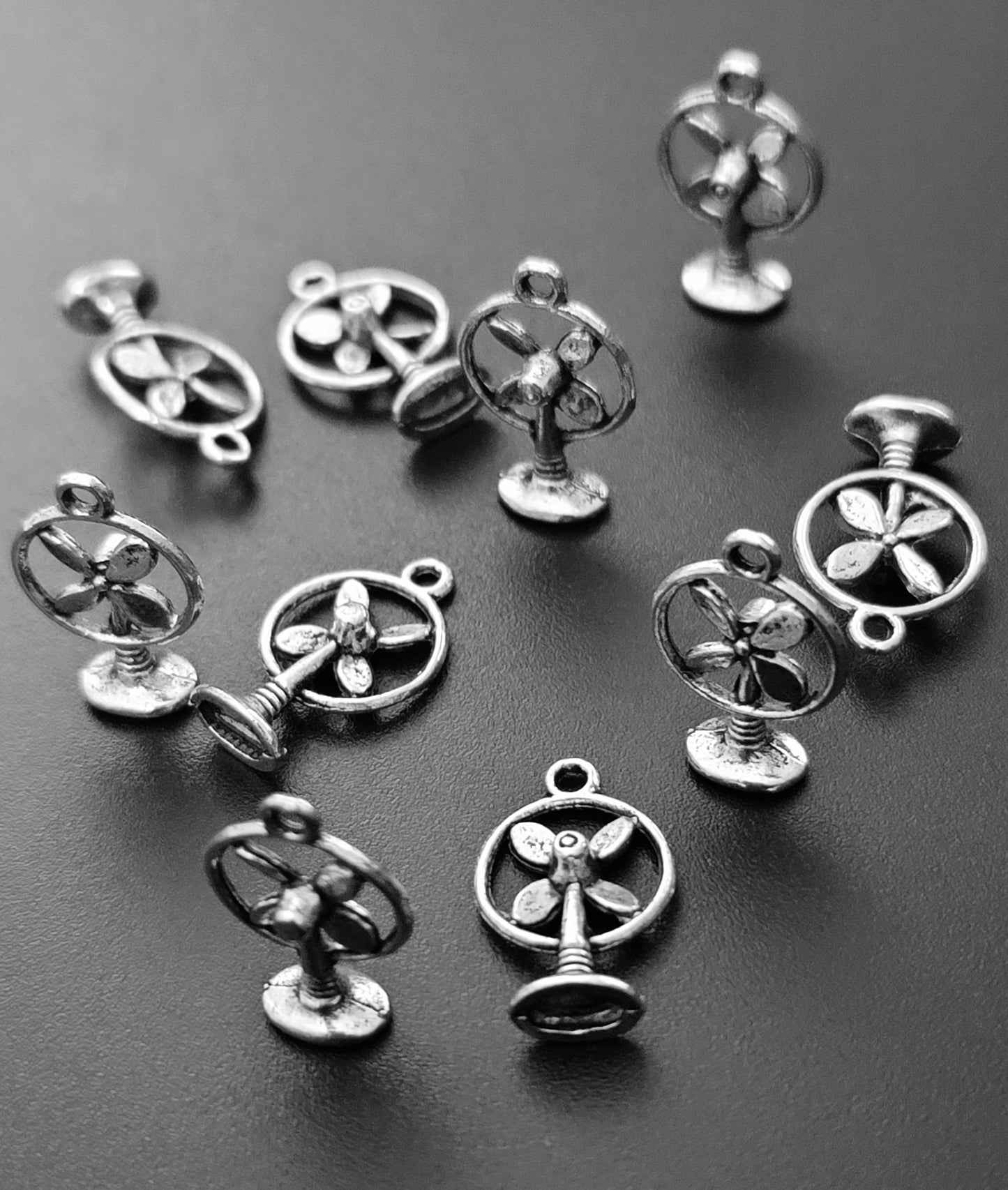 ESC-HT19: Antique Silver Fan Pendants/Charms: 20x12mm