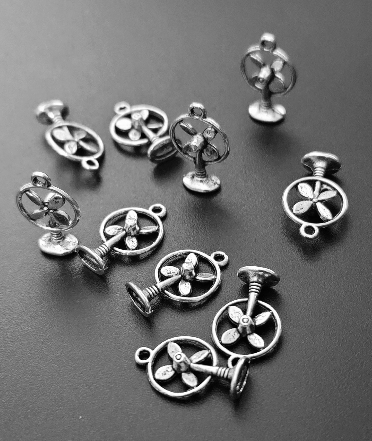 ESC-HT19: Antique Silver Fan Pendants/Charms: 20x12mm