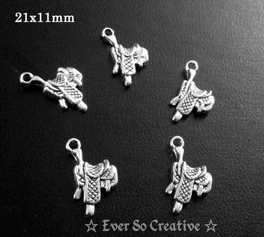 ESC-WC25: Antique Silver Saddle Charms: 21x11mm