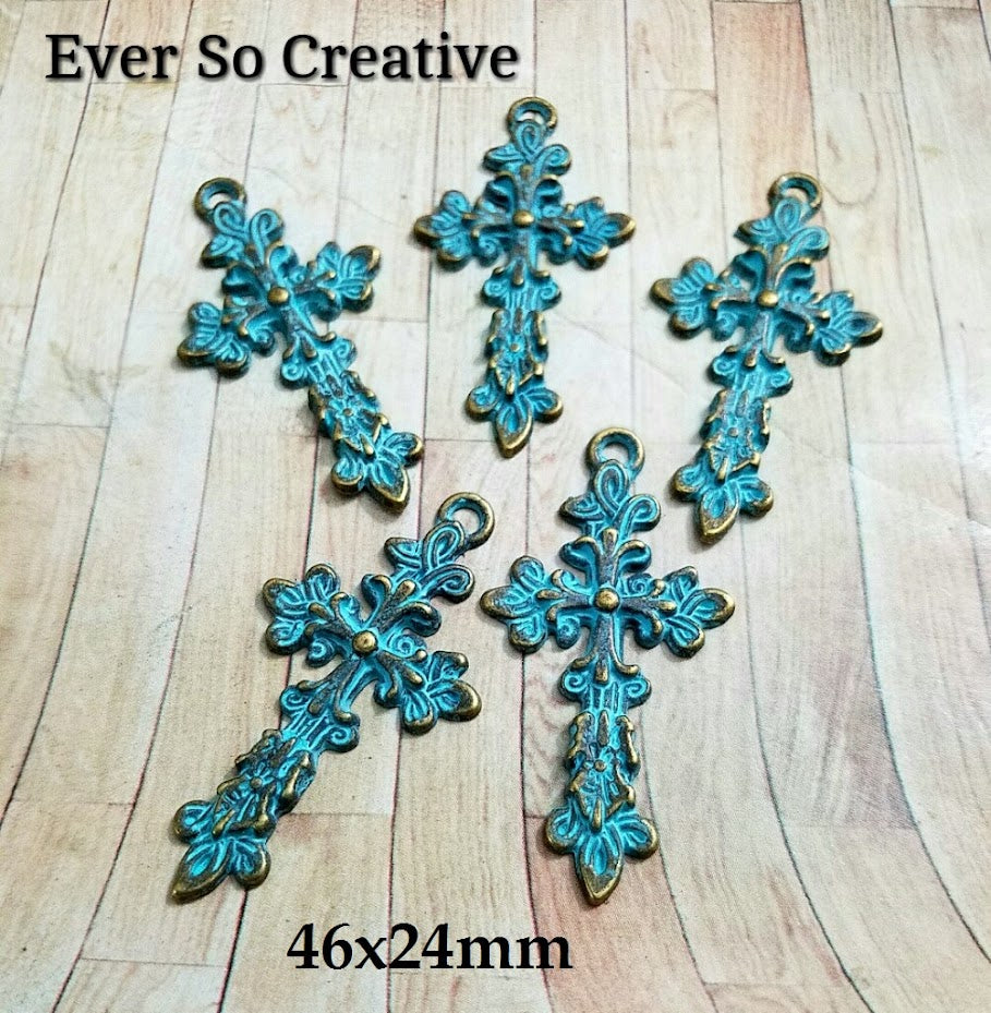 ESC-CR73: Patina Le Fleur Cross Pendant: 46x24mm: 5pcs