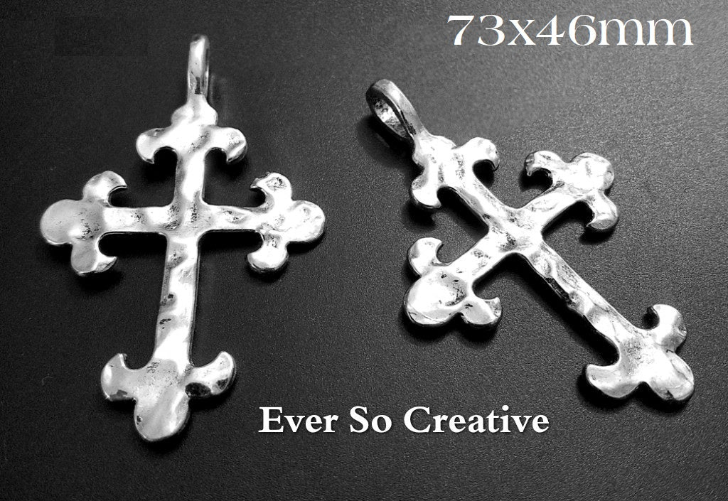 ESC-CR04: Antique Silver Ex. Large Hammered Texture Cross Fleury Pendants (2pcs)