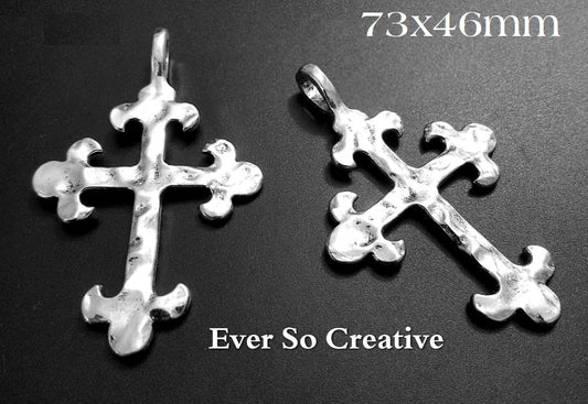 ESC-CR04: Antique Silver Ex. Large Hammered Texture Cross Fleury Pendants (2pcs)