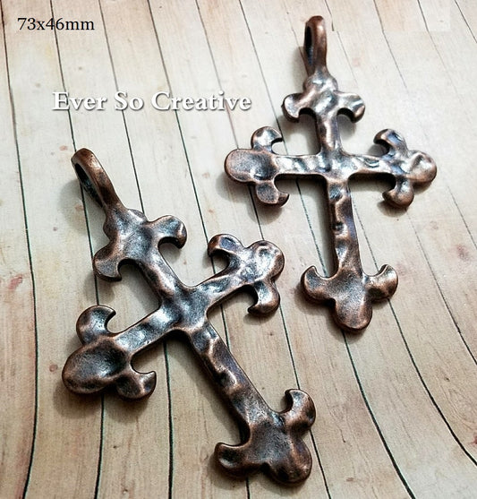 ESC-CR11: Antique Copper Ex. Large Hammered Texture Cross Fleury Pendants (3pcs)