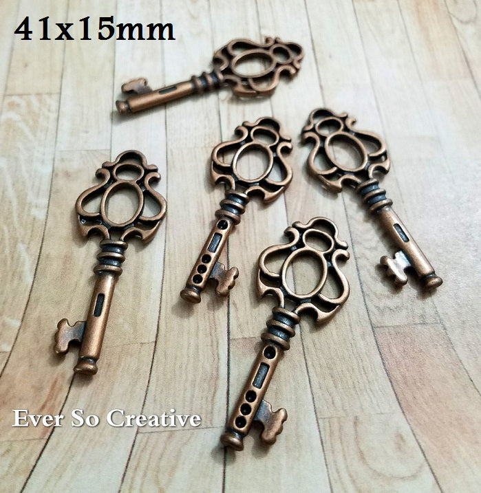 ESC-HT05: Antique Copper Key Pendant: 41x15mm