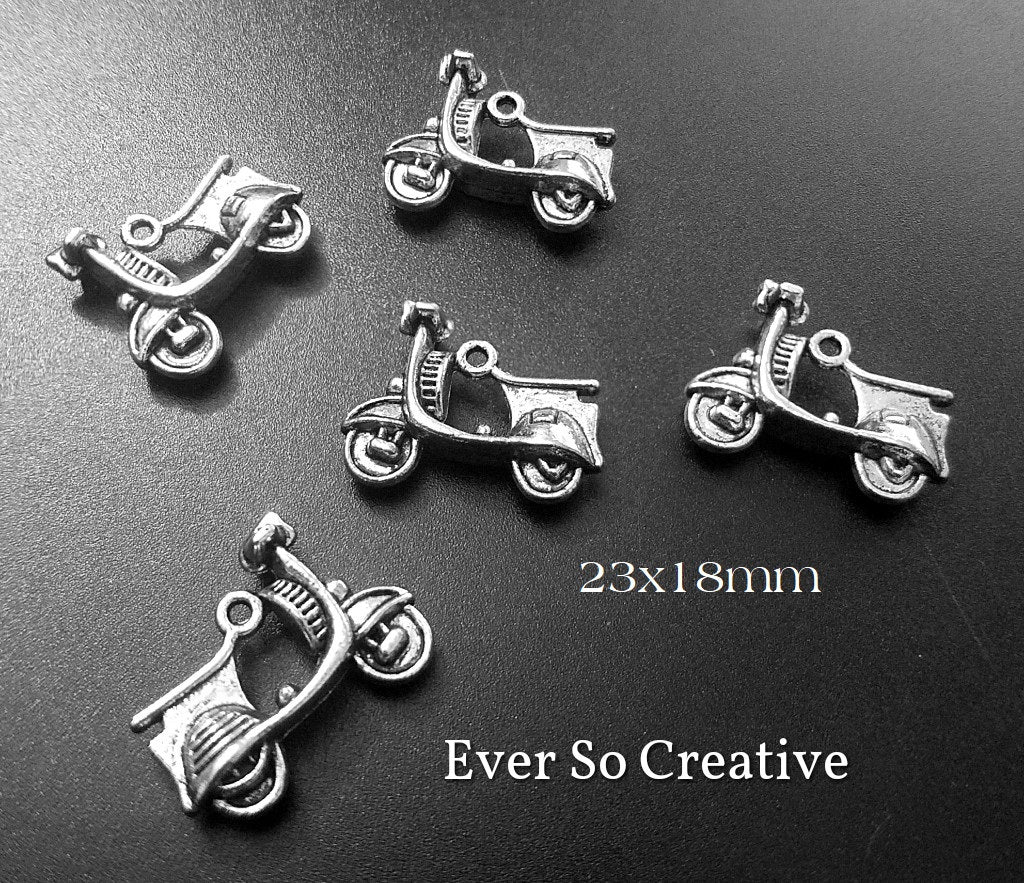 ESC-SA33: Antique Silver Scooter Charms: 23x18mm [5pcs]
