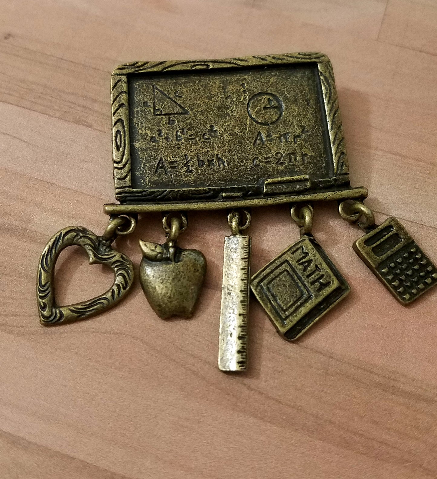 ESC-SA44: Antique Brass Chalk Board Pendant: [1pc]