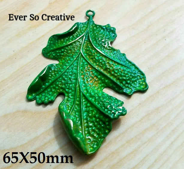 ESC.VTJ13: Vintaj Patina Maple Leaf Pendant