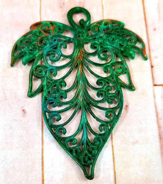 ESC.VTJ202: Vintaj Patina Verdigris/Jade and Carnelian Patina Filigree Maple Leaf Pendant: 71x54mm: 1pc