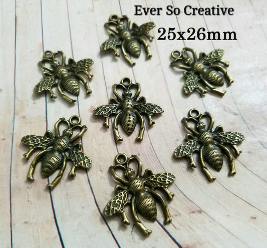 ESC-BEE09: Antique Brass Bee Charms/Pendant: 25x26mm