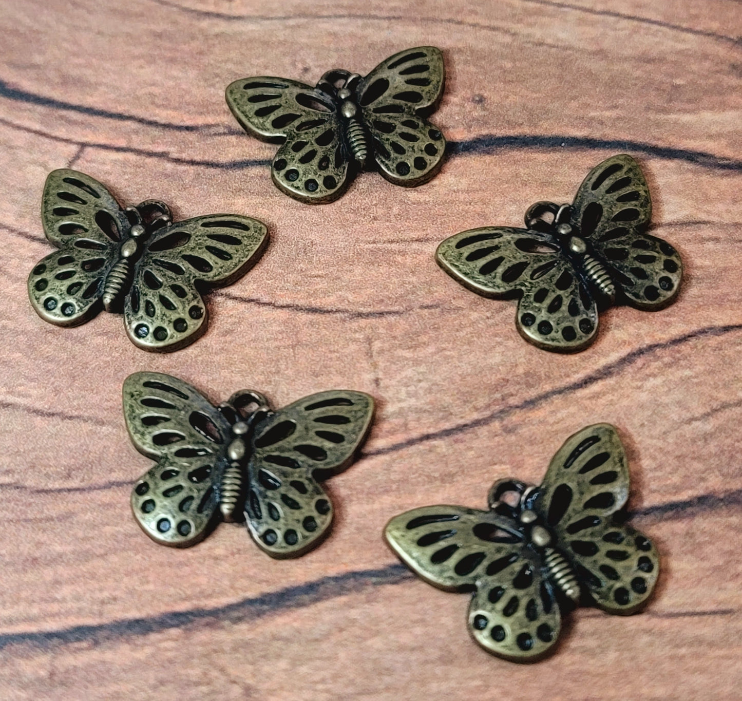 ESC-BUT20:Antique Brass Butterfly Charms/Pendants: 23x16mm (5pcs)