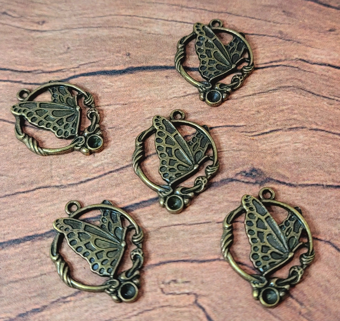 ESC-BUT30: Antique Brass Butterfly on Ring Pendant: 24x27mm: (4pcs)